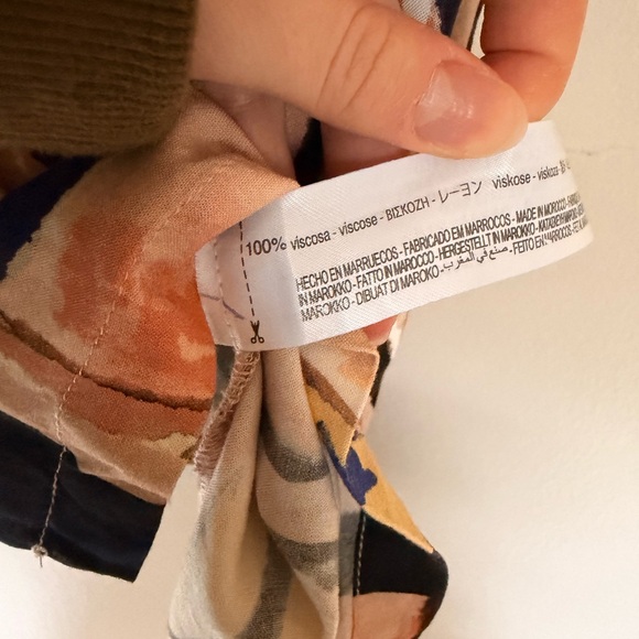 Abstract Patterned Button-Up Shirt - Picture 2 of 4